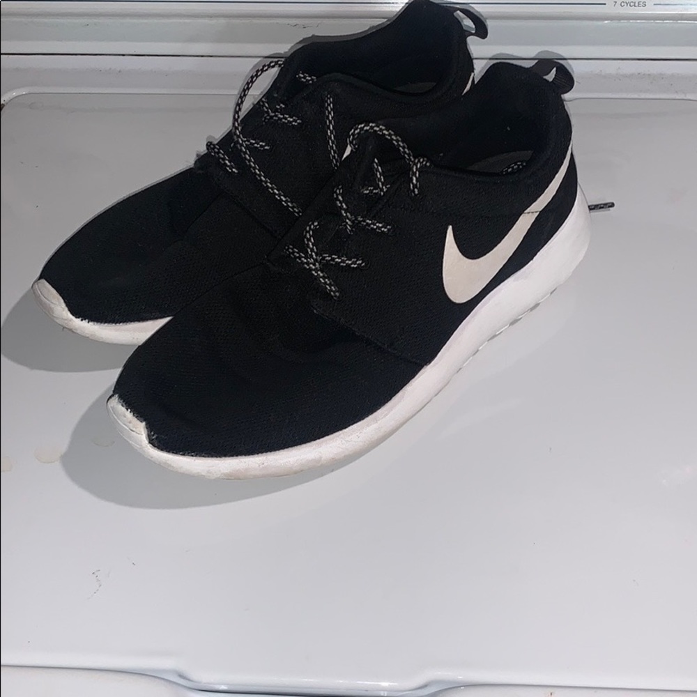 Nike roshes